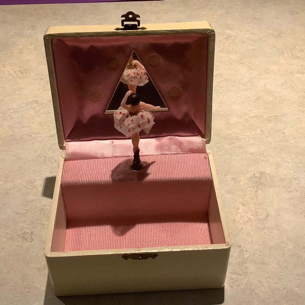 Midcentury Modern Child’s Jewelry Music Box w Ballerina